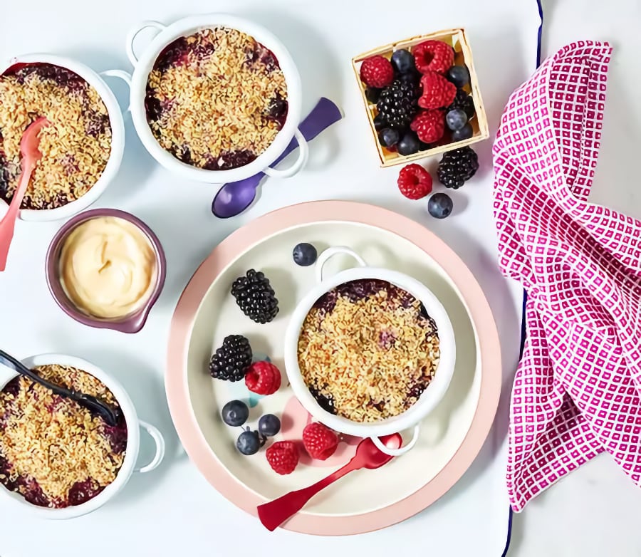 apple & berry crumble